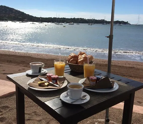 Agay Beach 2*