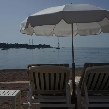 Agay Beach 2* Saint-Raphael (Var)