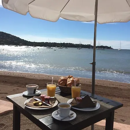 Agay Beach ホテル